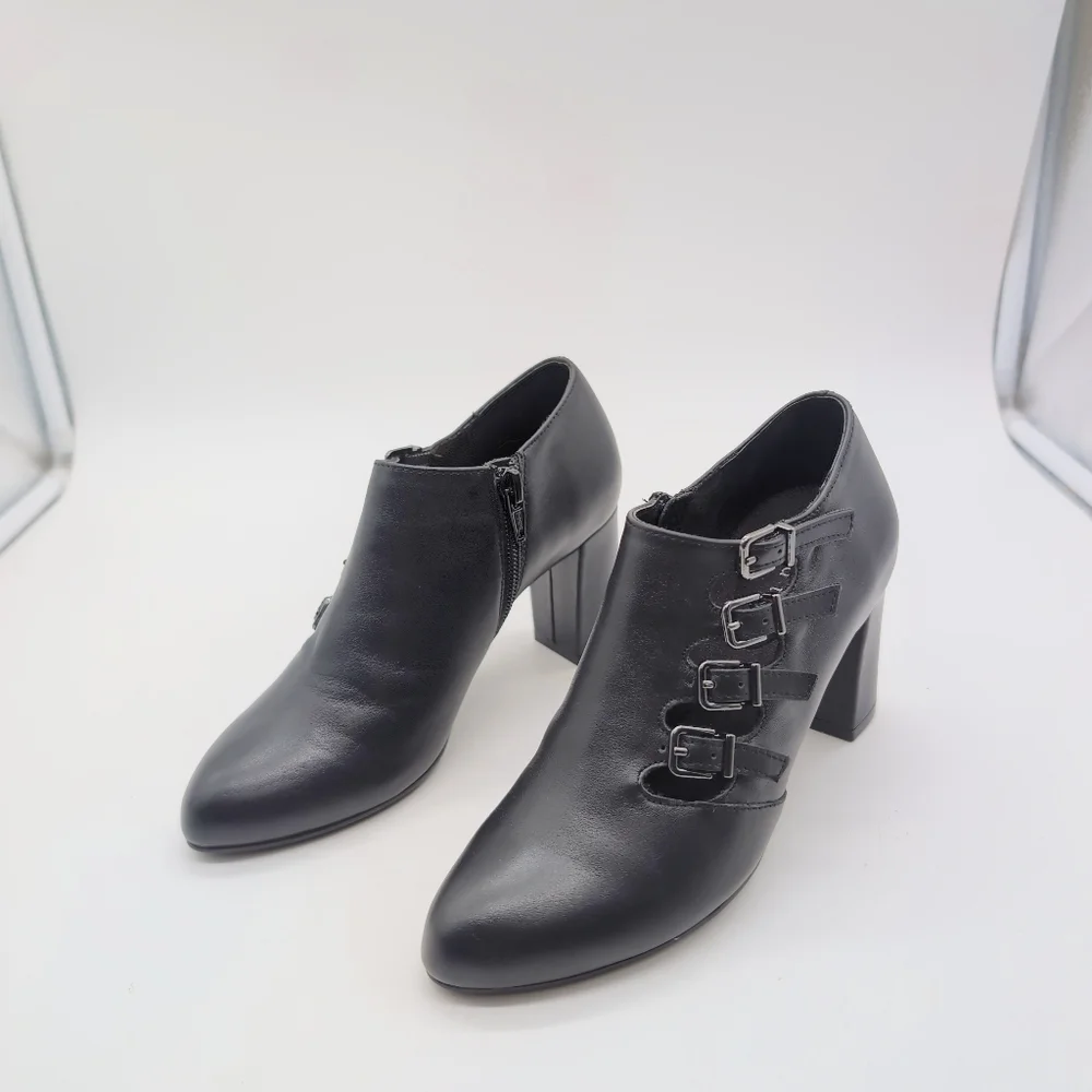 Chic David Tate Black Pause Leather Block Heel Shooties Boots Buckle Detail